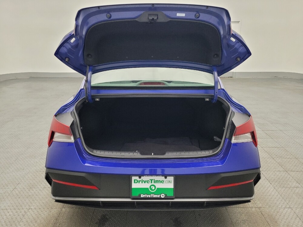 2025 Hyundai Elantra in Lauderdale Lakes, FL 33313 - 18126104 29