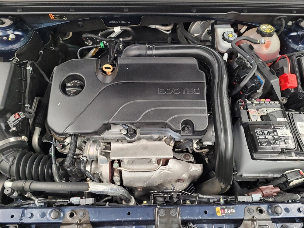 2020 Chevrolet Malibu in Houston, TX 77060 - 18126152 30