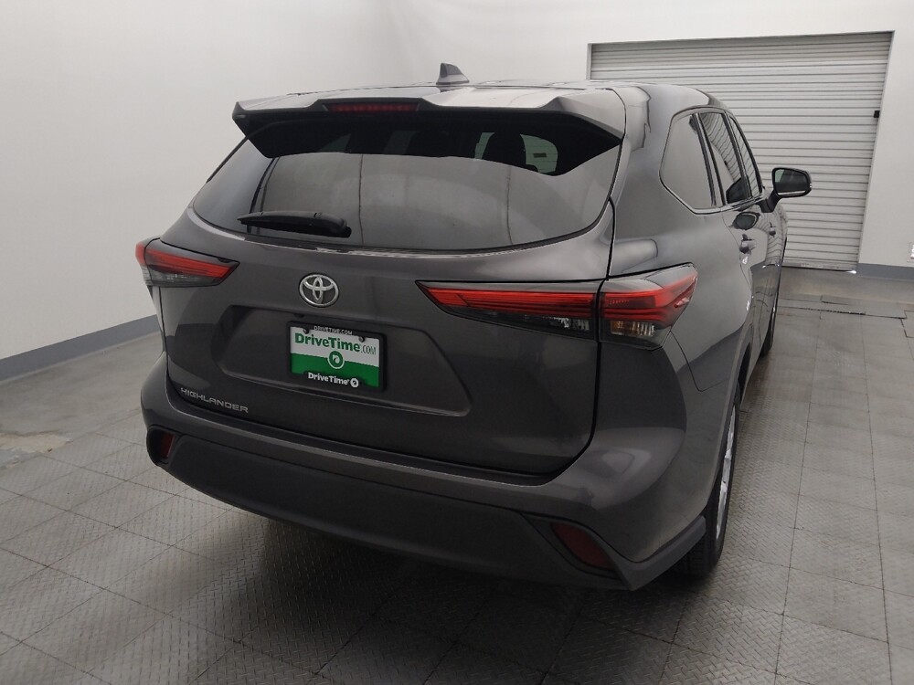 2021 Toyota Highlander in Houston, TX 77074 - 18126165 7