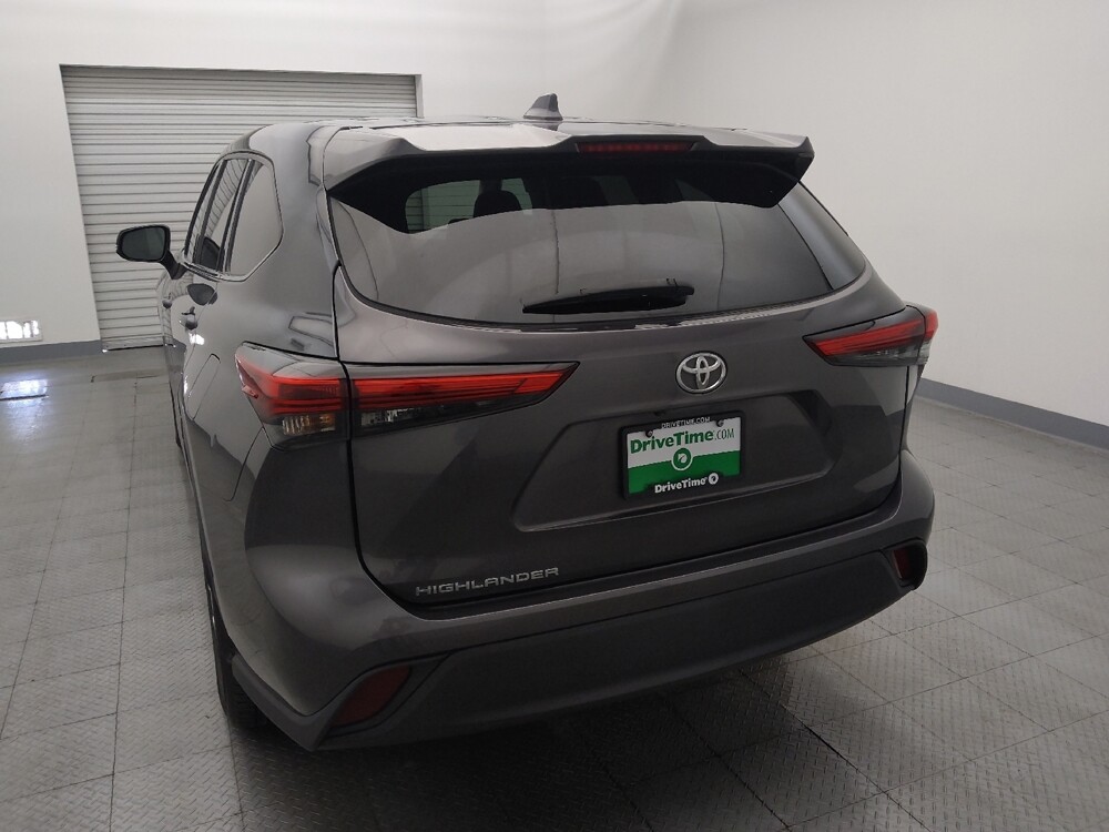 2021 Toyota Highlander in Houston, TX 77074 - 18126165 6