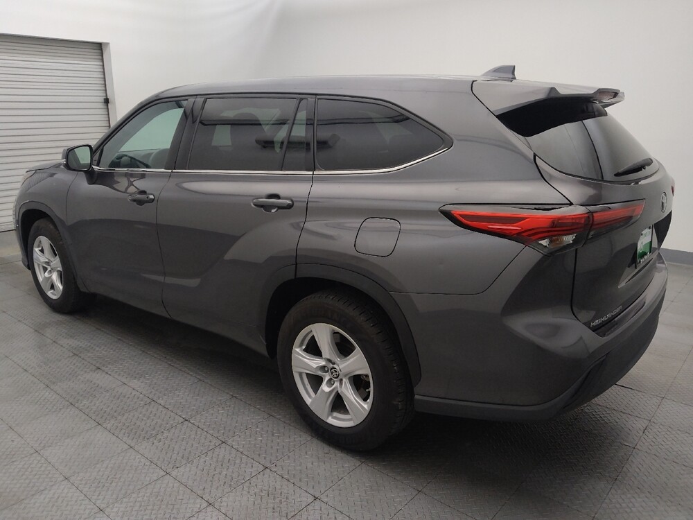 2021 Toyota Highlander in Houston, TX 77074 - 18126165 3