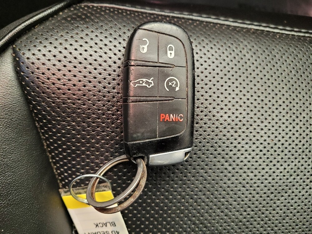 2019 Chrysler 300 in Cincinnati, OH 45255 - 18126177 32