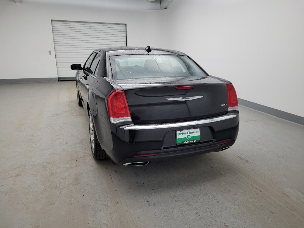 2019 Chrysler 300 in Cincinnati, OH 45255 - 18126177 6