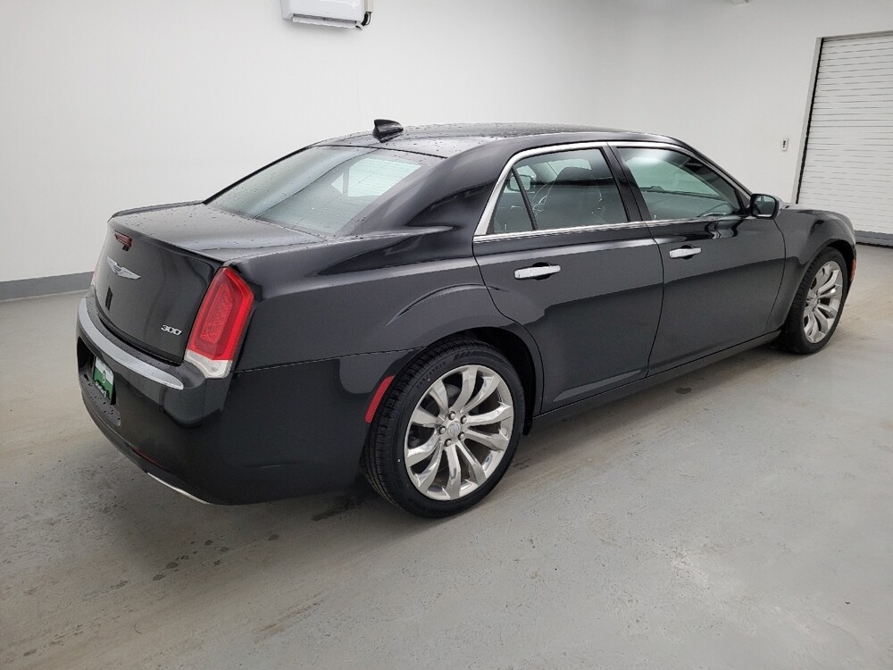 2019 Chrysler 300 in Cincinnati, OH 45255 - 18126177 10