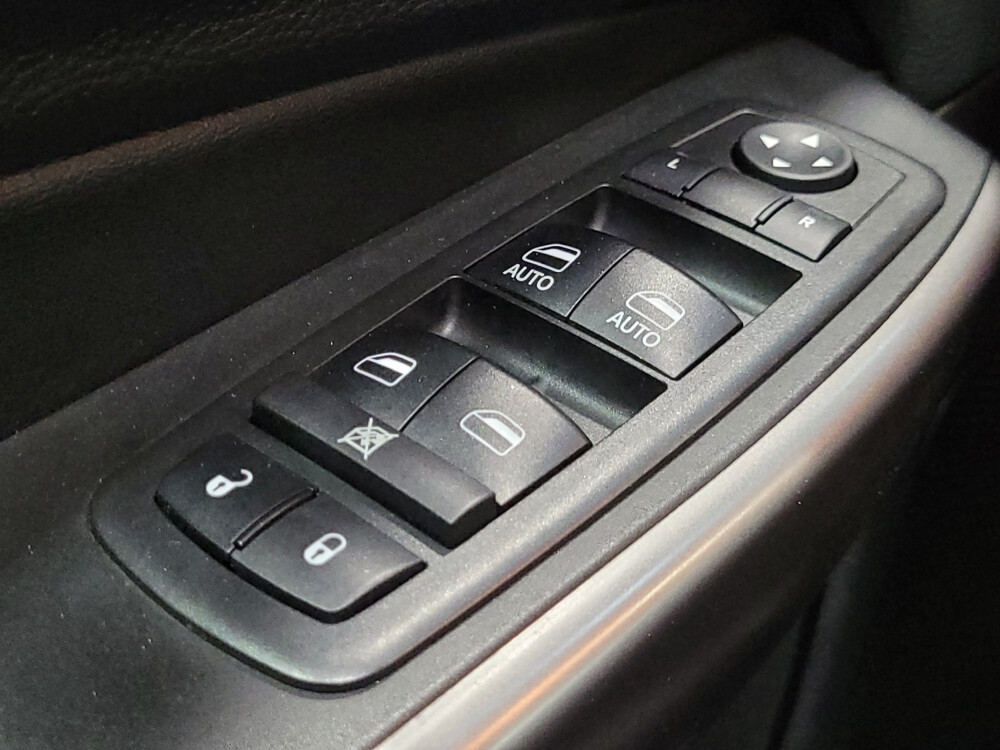 2019 Jeep Cherokee in Chesapeake, VA 23320 - 18126182 27