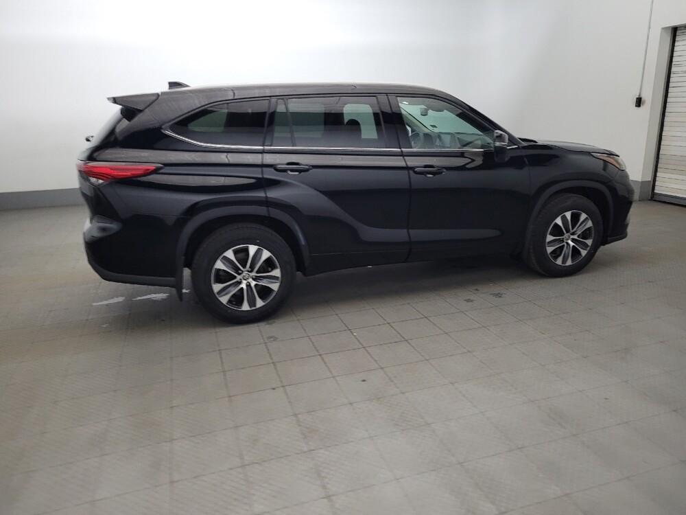 2022 Toyota Highlander in Henrico, VA 23223 - 18126188 10