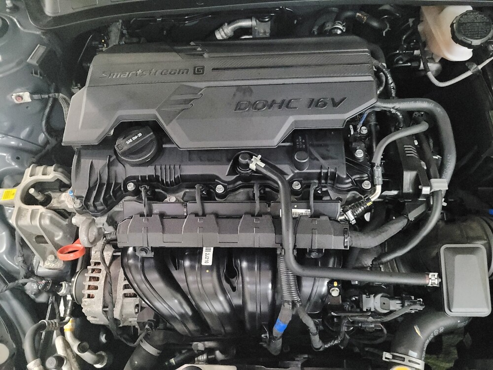 2023 Hyundai Elantra in Pittsburgh, PA 15236 - 18126189 30