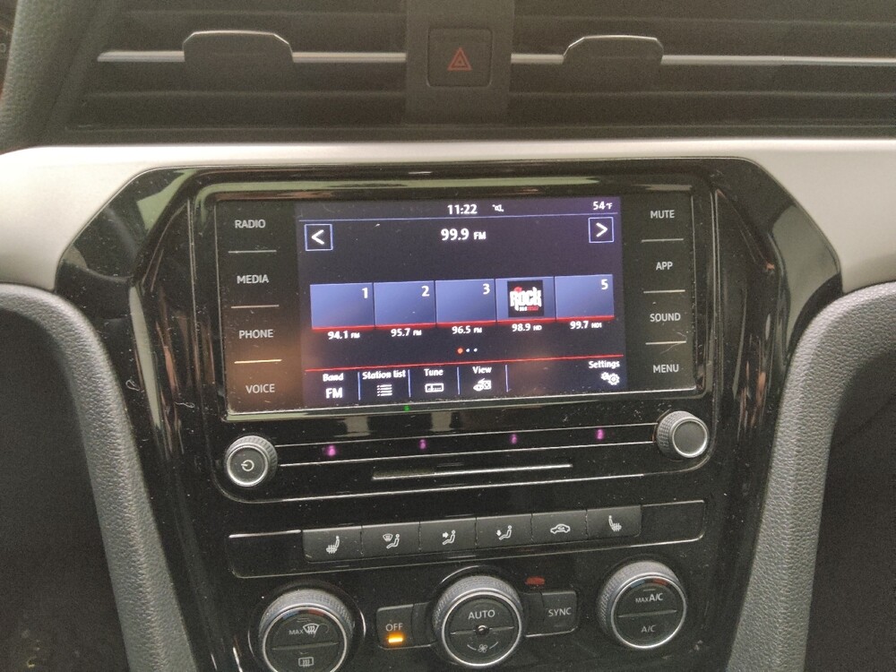 2022 Volkswagen Passat in Topeka, KS 66611 - 18126219 25