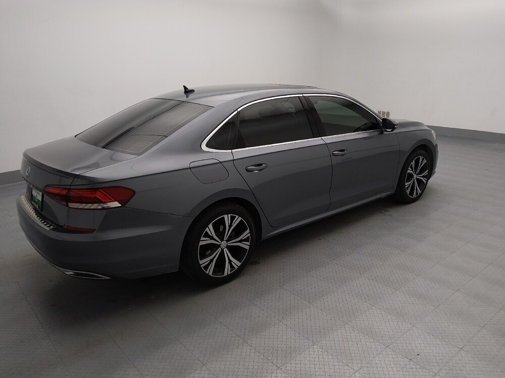 2022 Volkswagen Passat in Topeka, KS 66611 - 18126219 10
