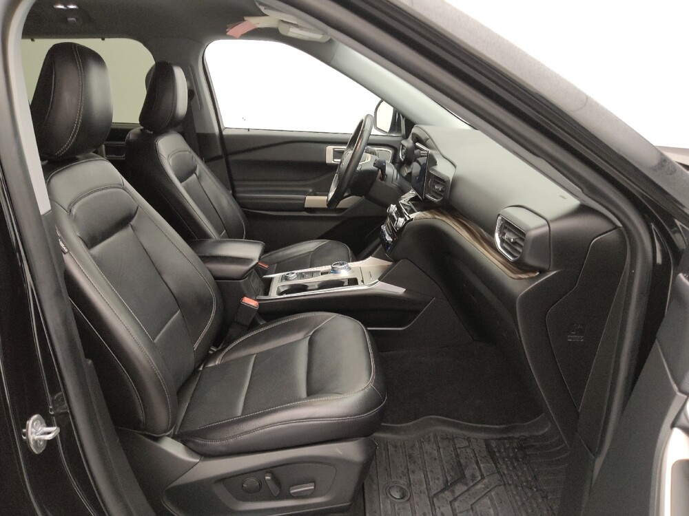 2022 Ford Explorer in St. Louis, MO 63136 - 18126221 21