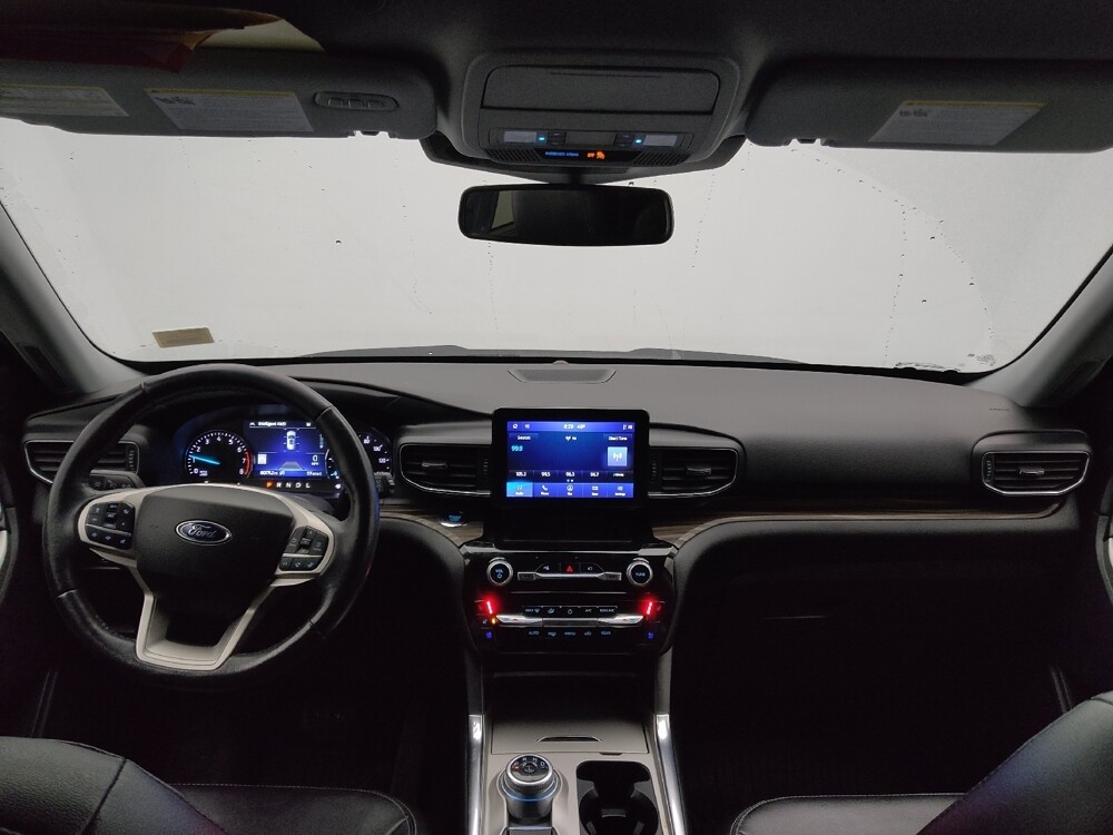 2022 Ford Explorer in St. Louis, MO 63136 - 18126221 22