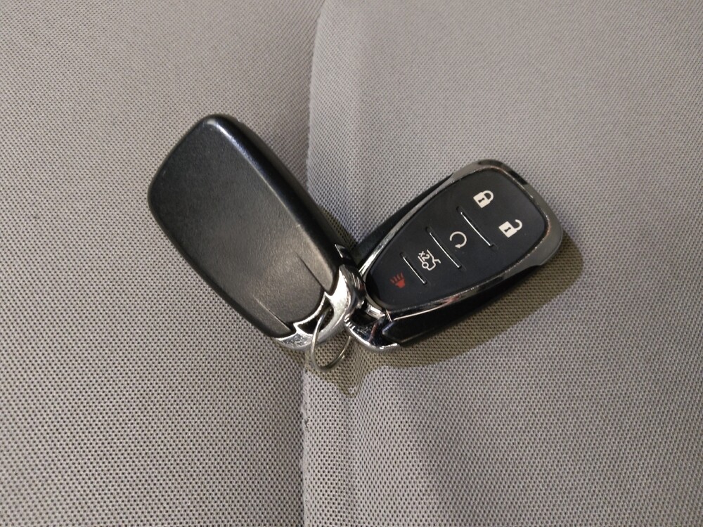 2020 Chevrolet Camaro in Wichita, KS 67207 - 18126223 32