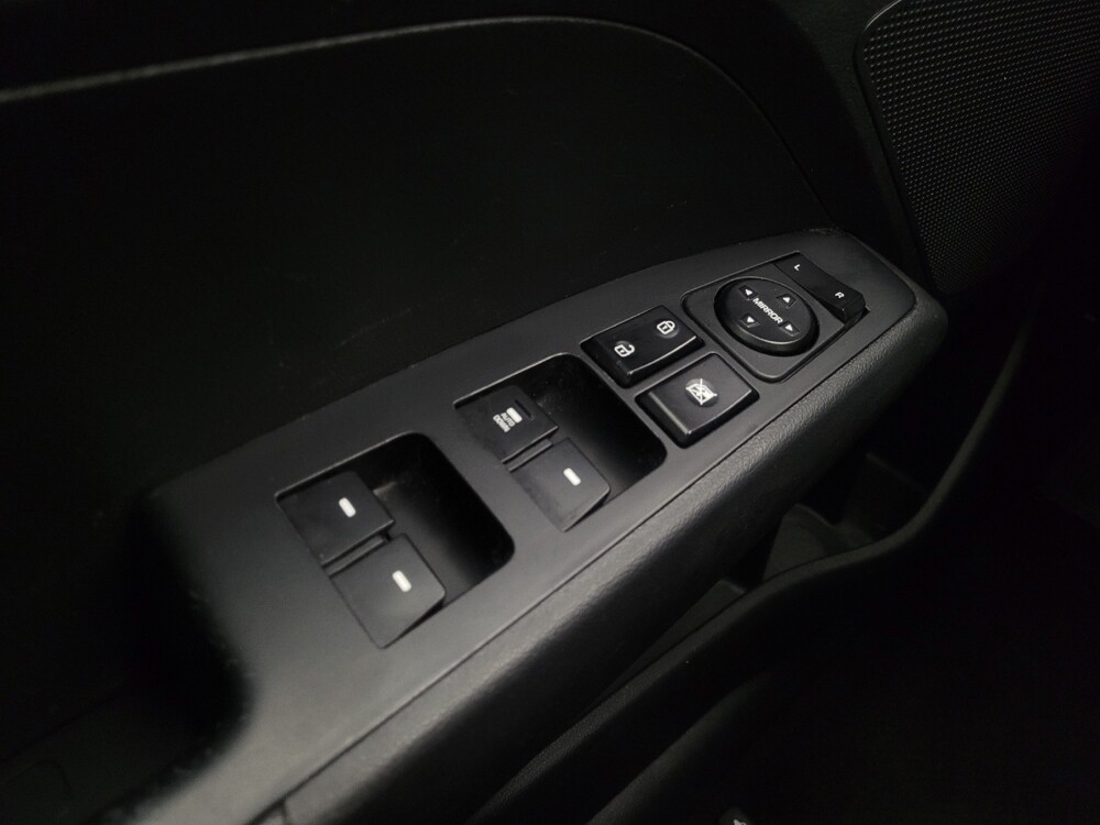 2020 Hyundai Elantra in Des Moines, IA 50310 - 18126229 27