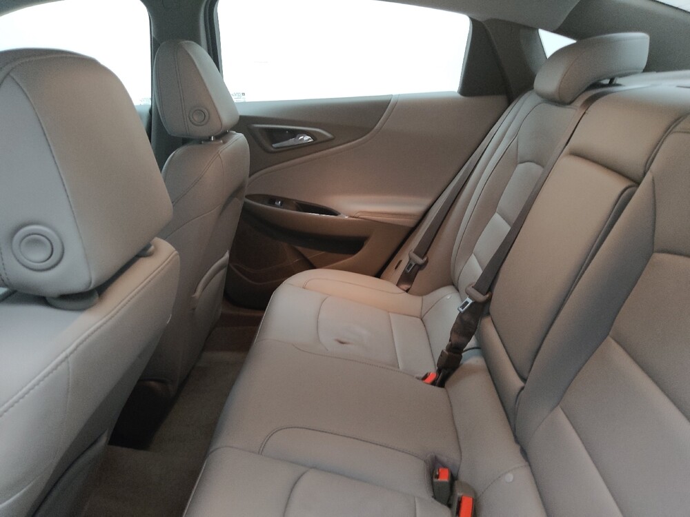 2018 Chevrolet Malibu in Midlothian, IL 60445 - 18126231 18