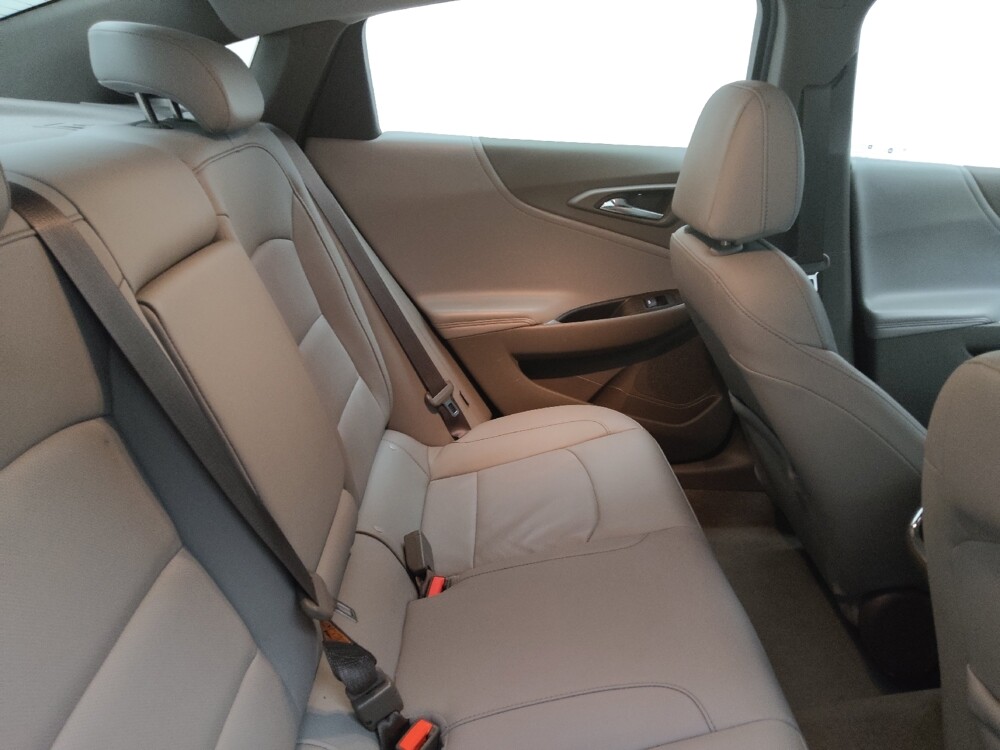 2018 Chevrolet Malibu in Midlothian, IL 60445 - 18126231 19