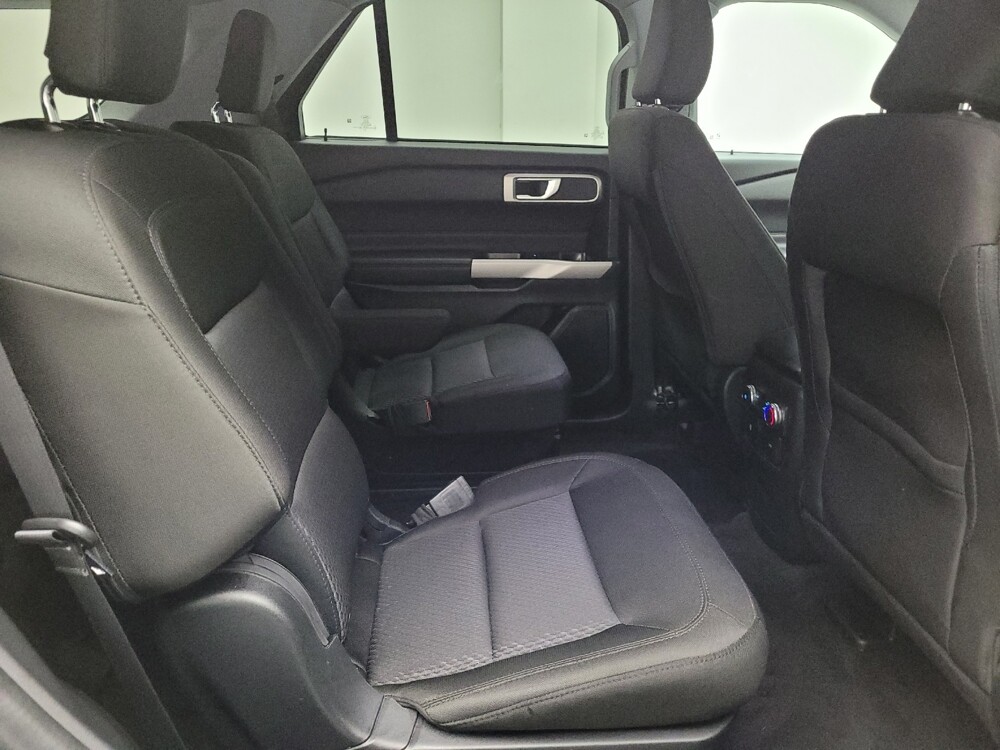 2022 Ford Explorer in Eastpointe, MI 48021 - 18126235 19