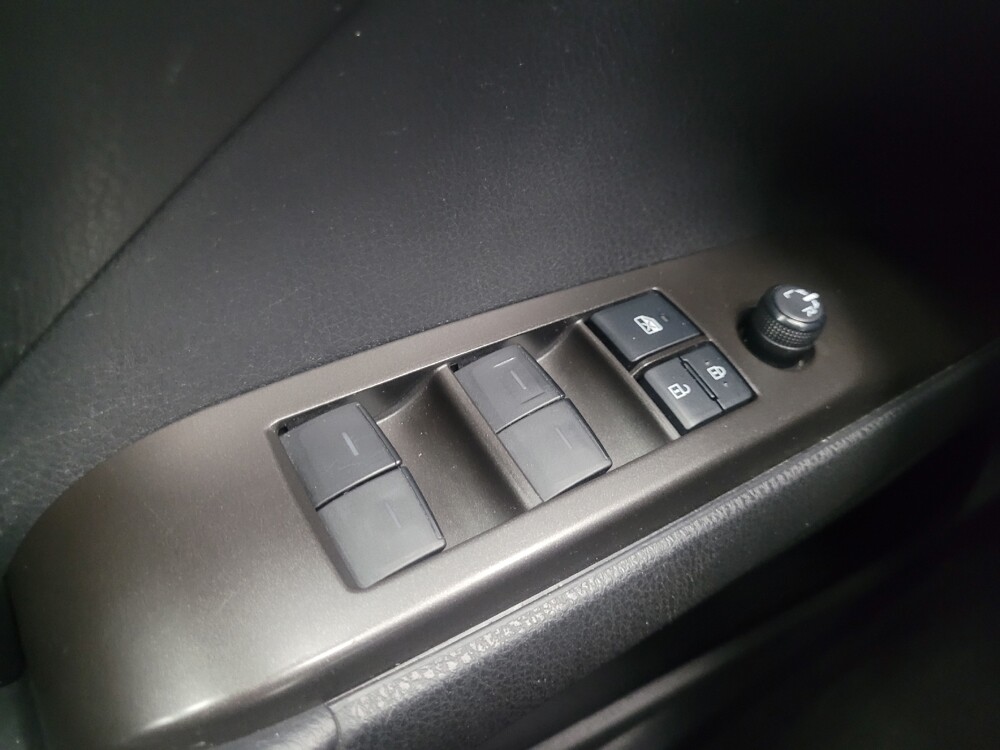 2021 Toyota Camry in Indianapolis, IN 46219 - 18126238 27