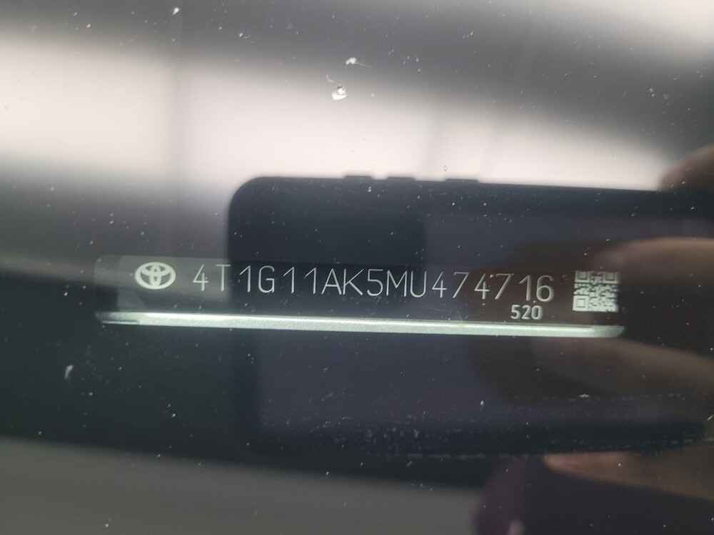 2021 Toyota Camry in Indianapolis, IN 46219 - 18126238 33