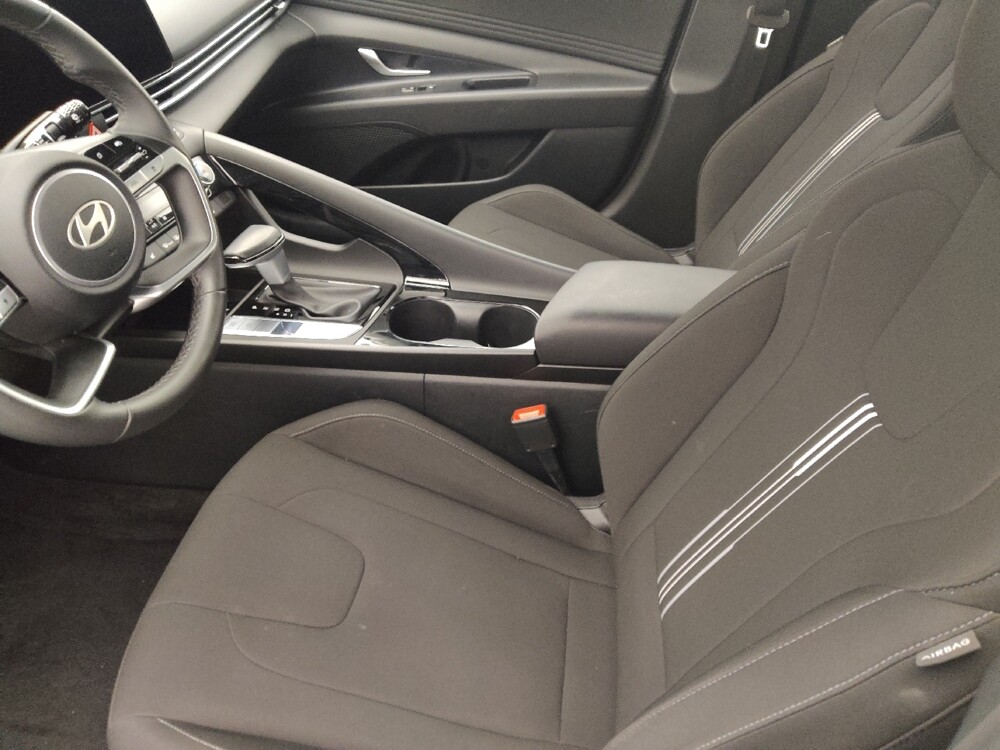 2025 Hyundai Elantra in Tallahassee, FL 32304 - 18126262 17