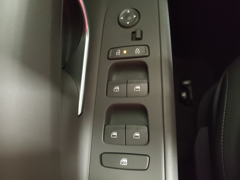 2025 Hyundai Elantra in Stone Mountain, GA 30083 - 18126266 27