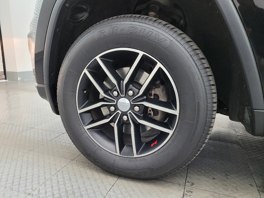 2017 Jeep Grand Cherokee in Glendale, AZ 85301 - 18126278 31