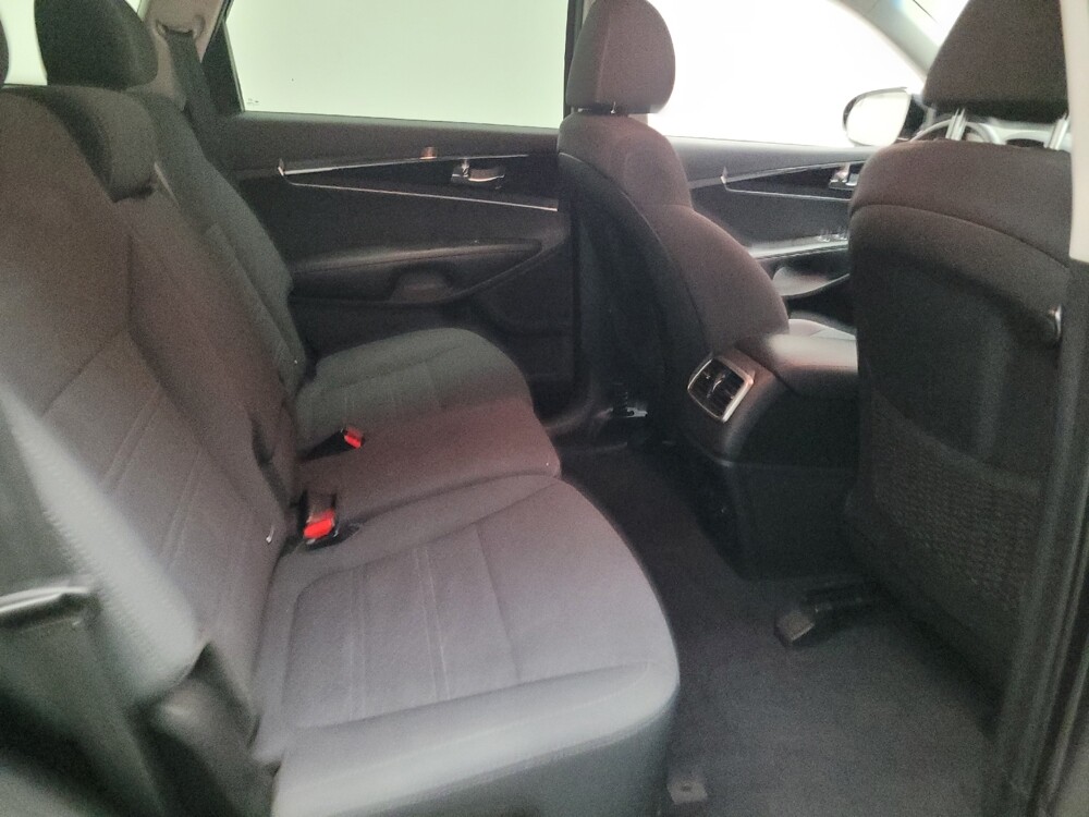 2019 Kia Sorento in Downey, CA 90241 - 18126283 19