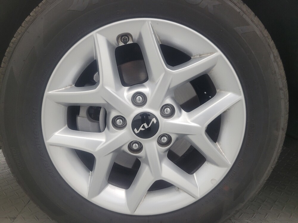 2025 Kia Soul in Mesa, AZ 85210 - 18126311 31