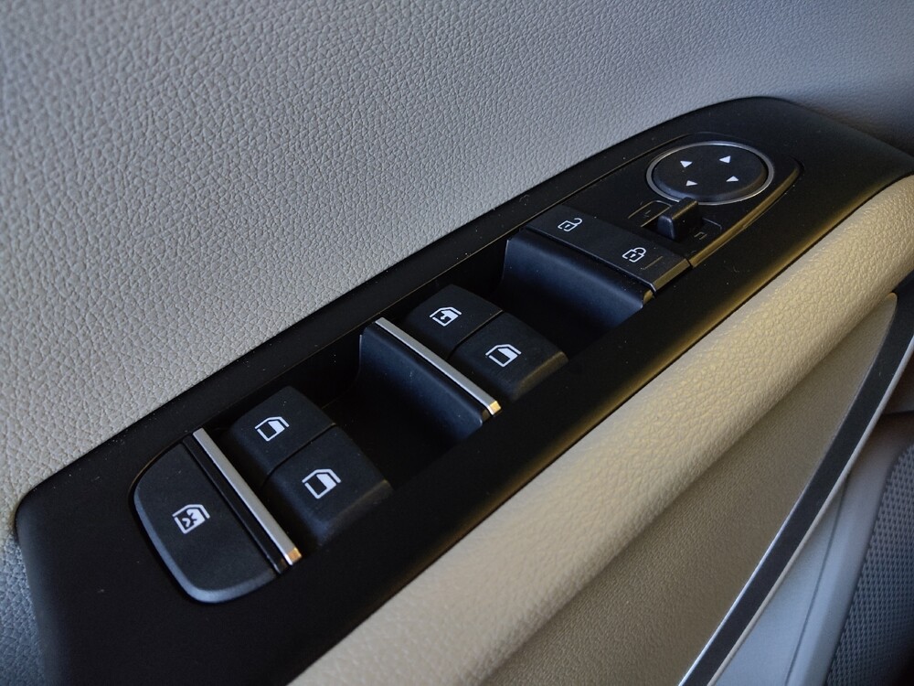 2025 Kia Soul in Mesa, AZ 85210 - 18126311 27