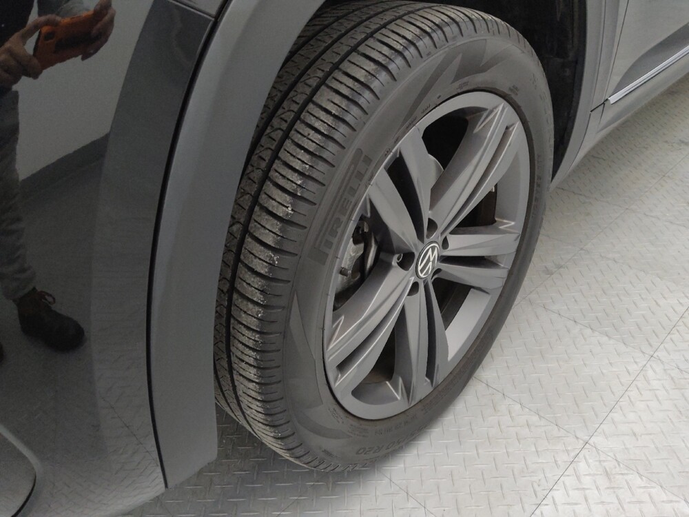 2021 Volkswagen Atlas in Gladstone, MO 64118 - 18126333 31