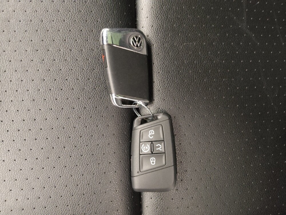 2021 Volkswagen Atlas in Gladstone, MO 64118 - 18126333 32