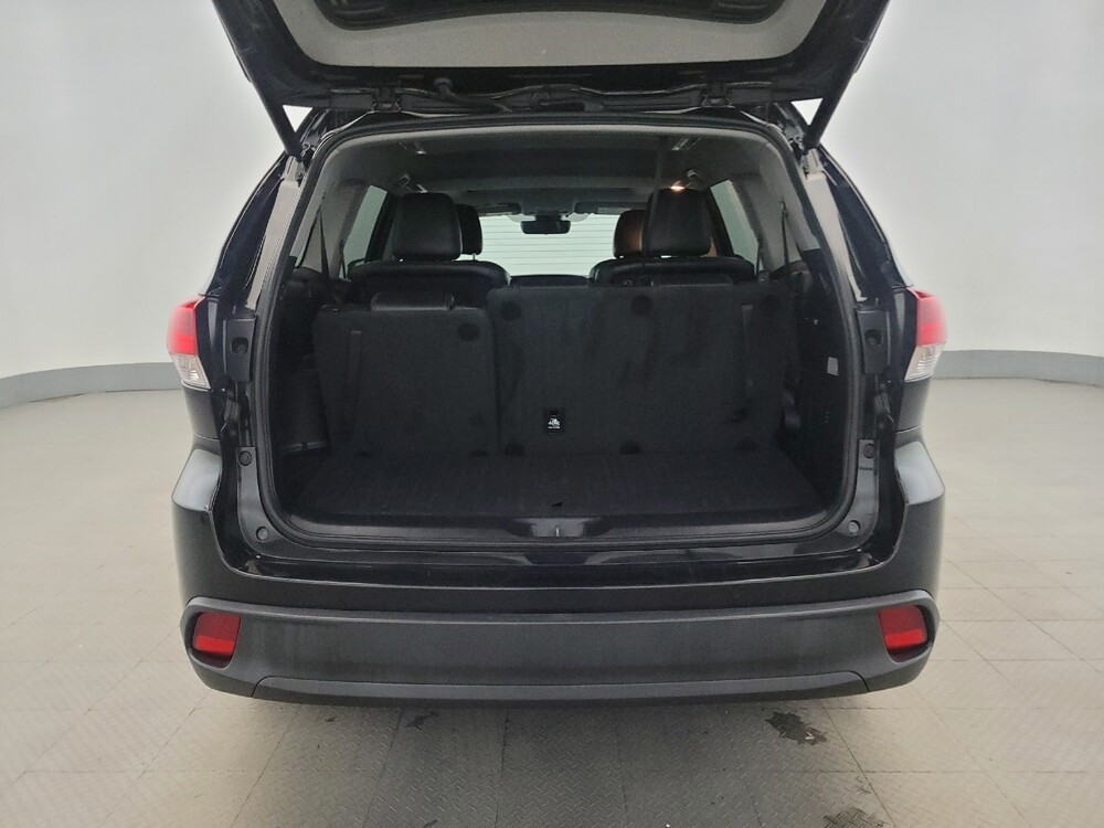 2018 Toyota Highlander in New Castle, DE 19720 - 18126338 29