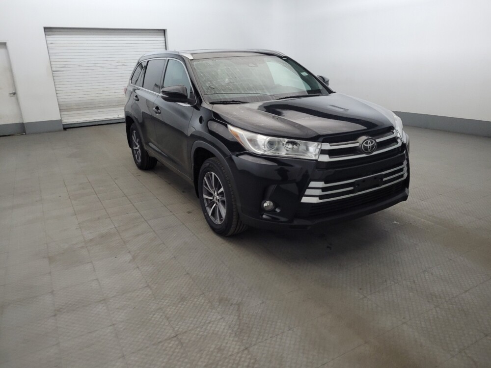 2018 Toyota Highlander in New Castle, DE 19720 - 18126338 13