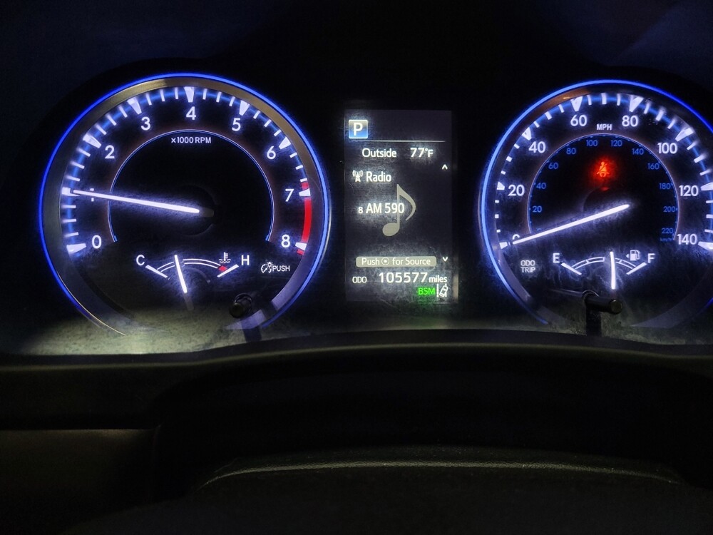 2018 Toyota Highlander in New Castle, DE 19720 - 18126338 23