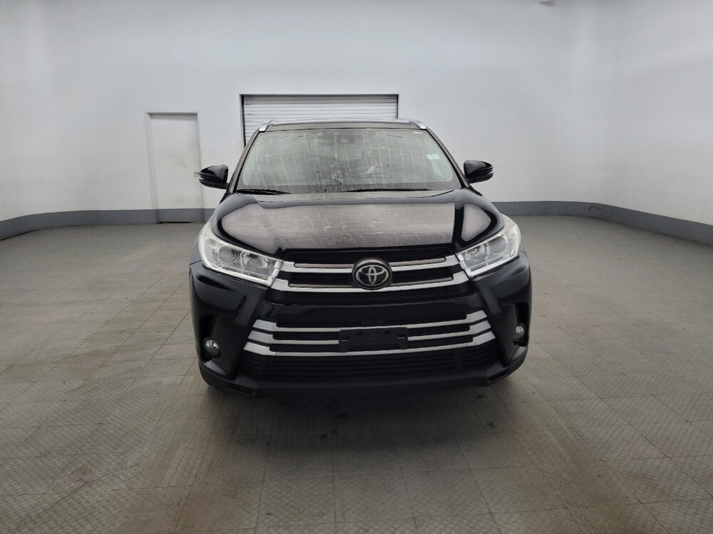 2018 Toyota Highlander in New Castle, DE 19720 - 18126338 14
