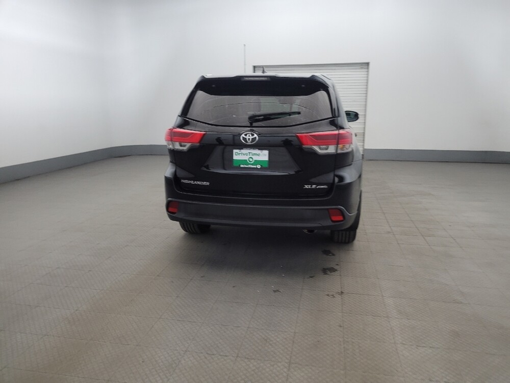 2018 Toyota Highlander in New Castle, DE 19720 - 18126338 7