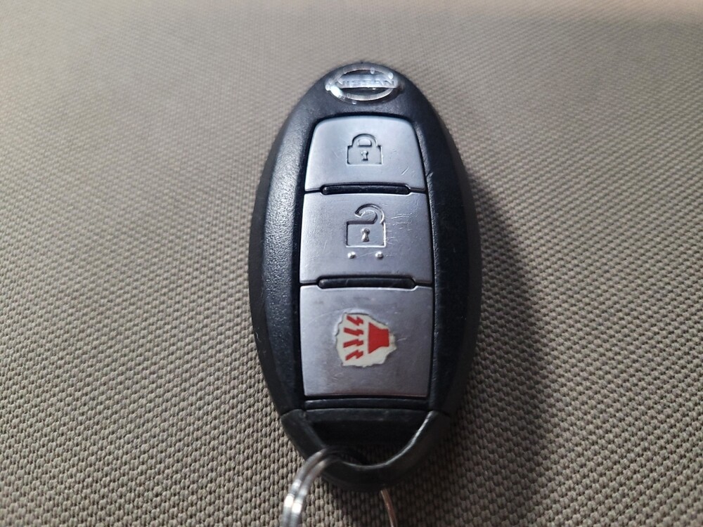 2017 Nissan Titan in Albany, GA 31705 - 18126355 32