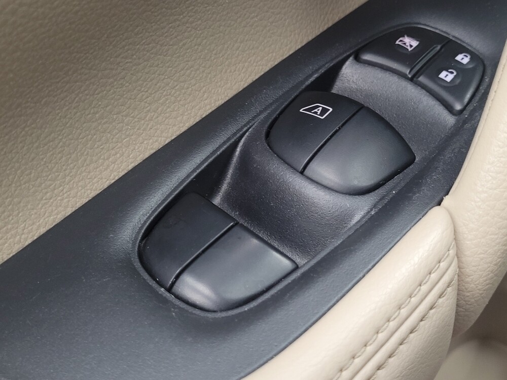 2015 Nissan Rogue in Memphis, TN 38115 - 18126367 27