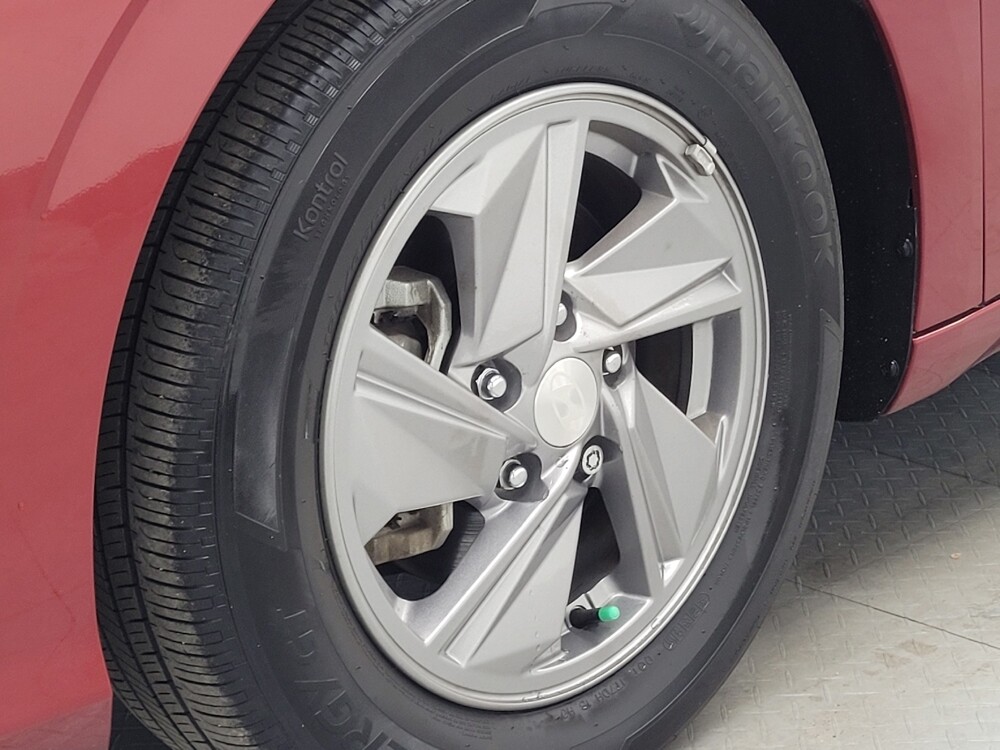 2025 Hyundai Elantra in Huntsville, AL 35816 - 18126372 31