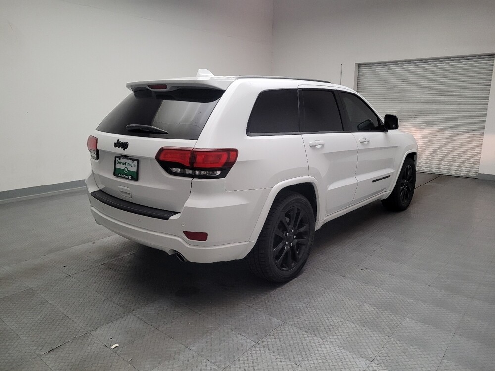 2018 Jeep Grand Cherokee in Downey, CA 90241 - 18126375 9