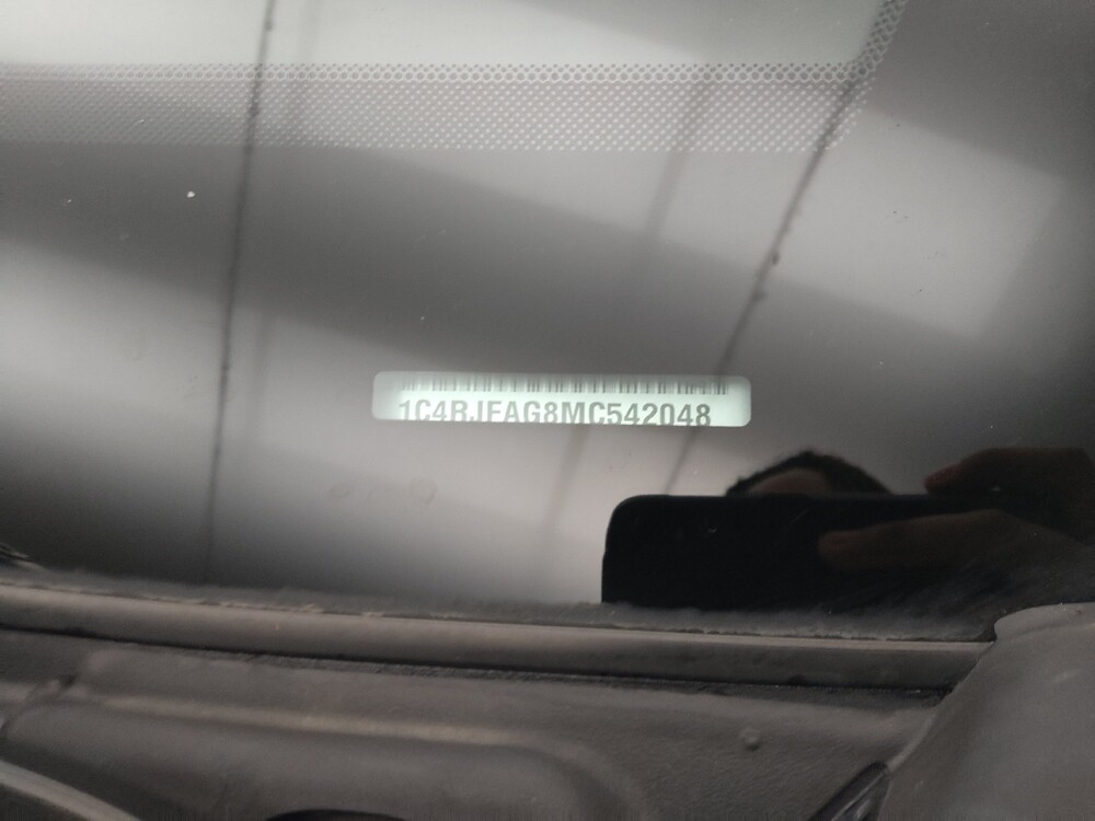 2021 Jeep Grand Cherokee in Des Moines, IA 50310 - 18126385 33