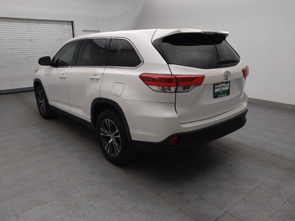 2019 Toyota Highlander in Raleigh, NC 27604 - 18126386 5