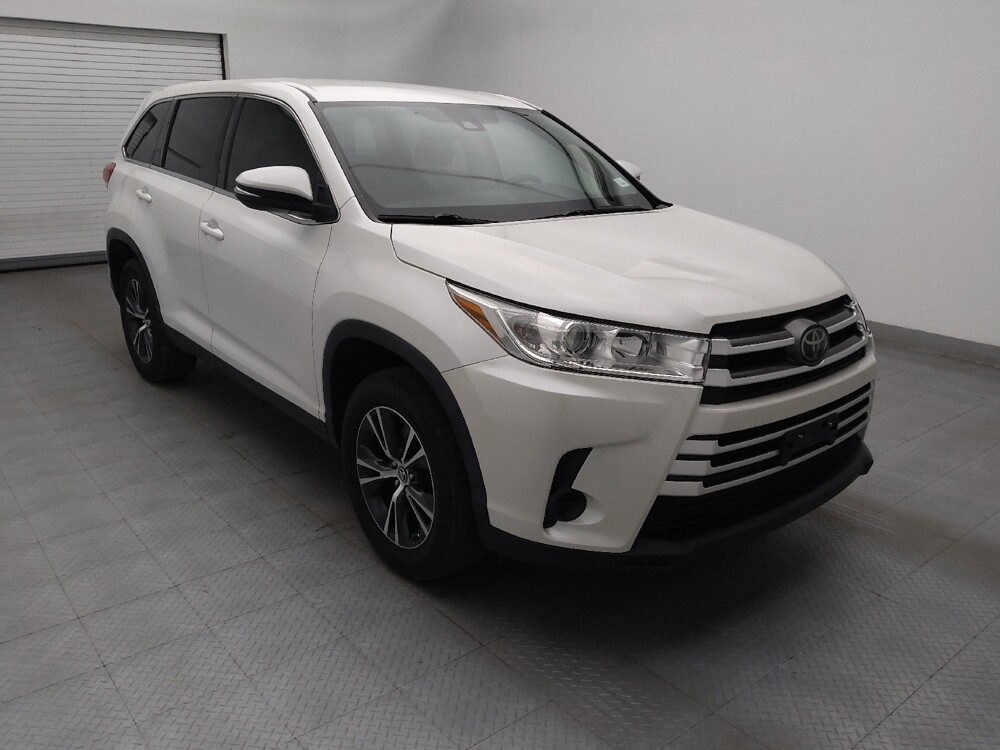 2019 Toyota Highlander in Raleigh, NC 27604 - 18126386 13