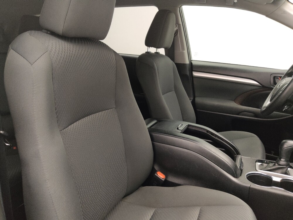 2019 Toyota Highlander in Raleigh, NC 27604 - 18126386 21