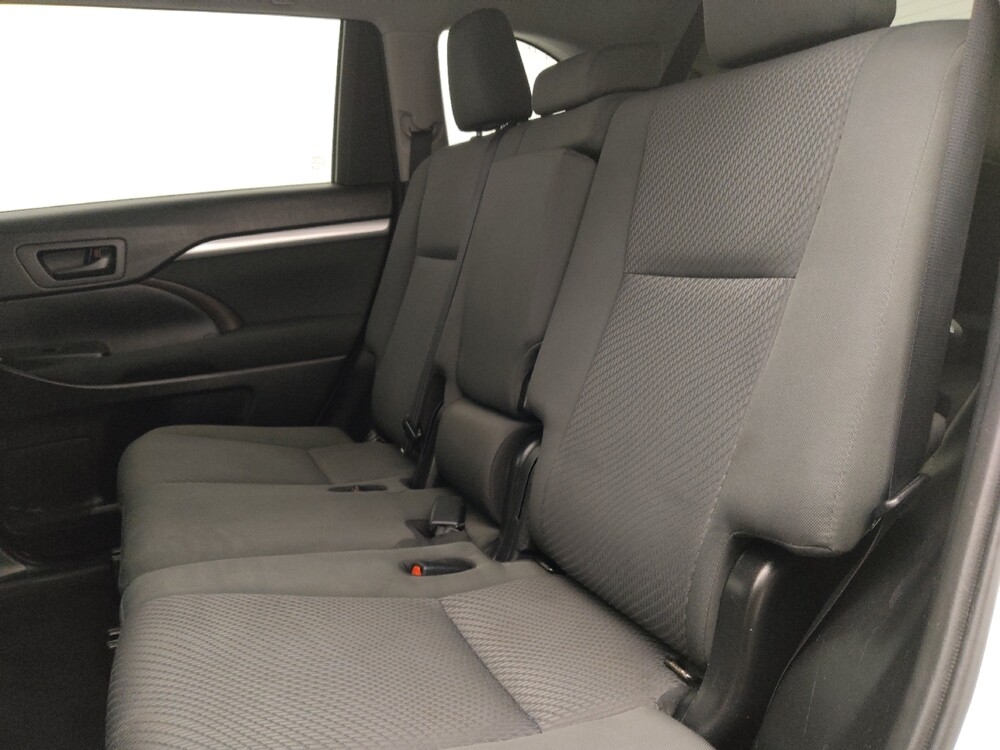 2019 Toyota Highlander in Raleigh, NC 27604 - 18126386 18