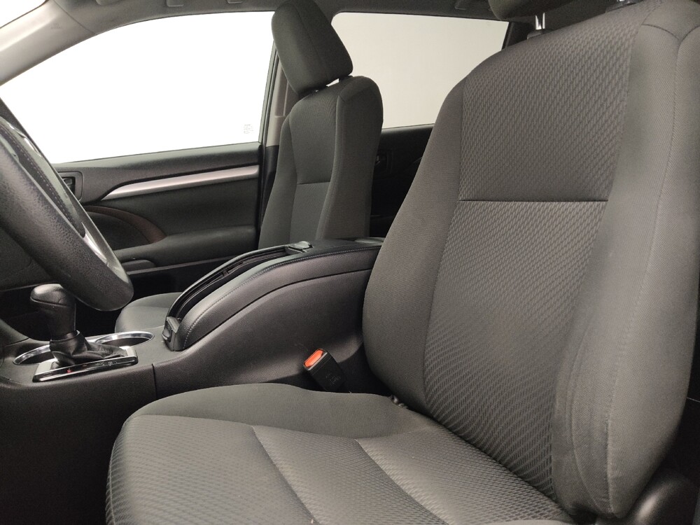 2019 Toyota Highlander in Raleigh, NC 27604 - 18126386 17