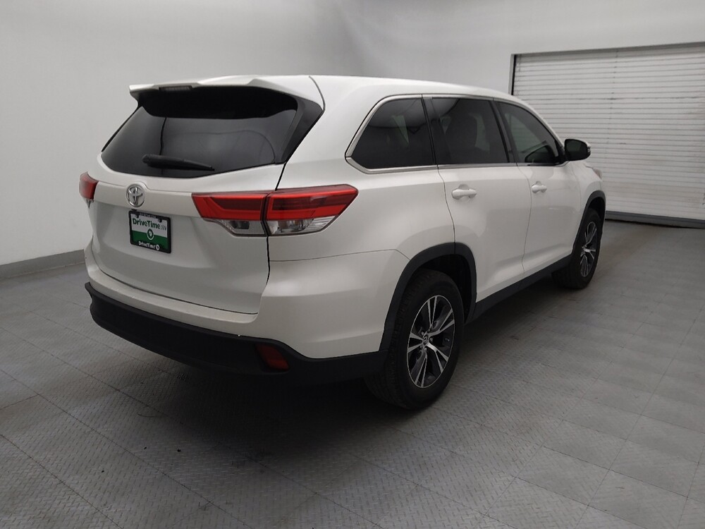 2019 Toyota Highlander in Raleigh, NC 27604 - 18126386 9