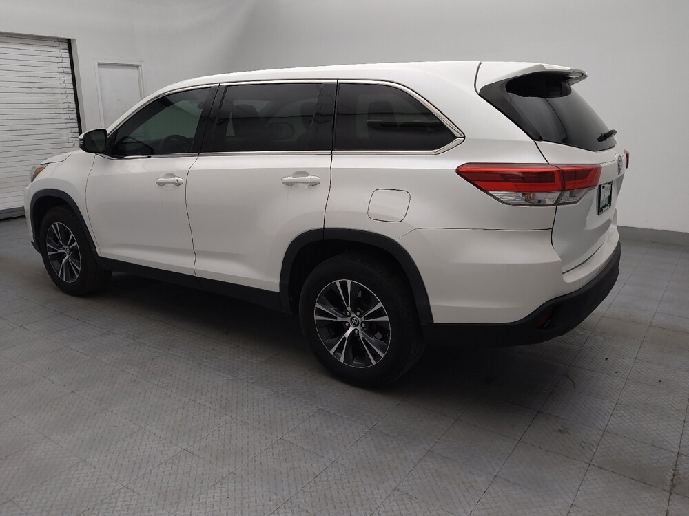 2019 Toyota Highlander in Raleigh, NC 27604 - 18126386 3