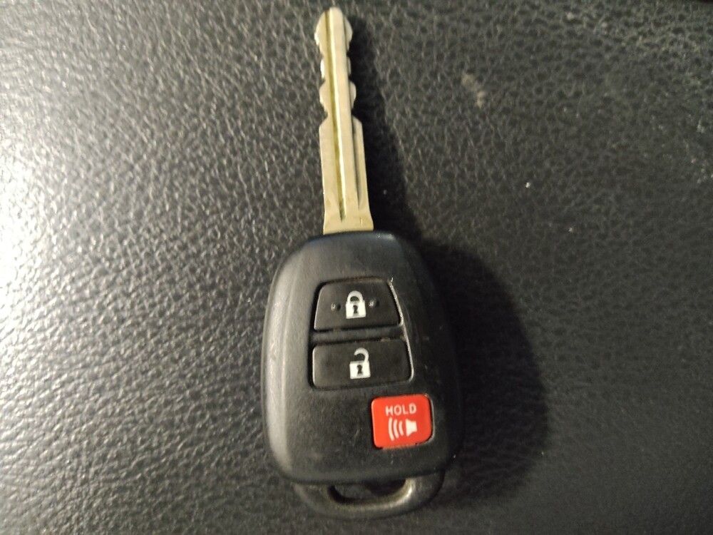 2019 Toyota Highlander in Raleigh, NC 27604 - 18126386 32