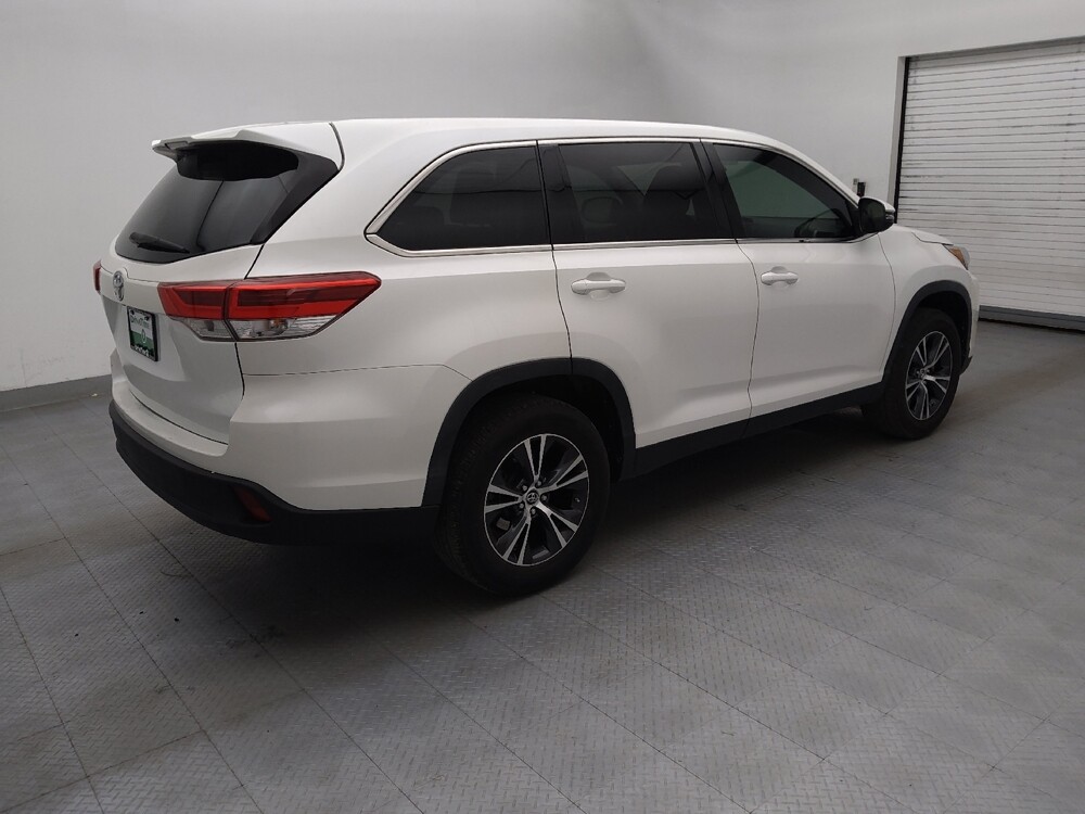 2019 Toyota Highlander in Raleigh, NC 27604 - 18126386 10