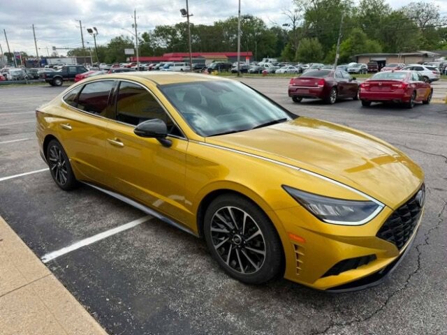 2020 Hyundai Sonata in Indianapolis, IN 46222-4002 - 18126398 3